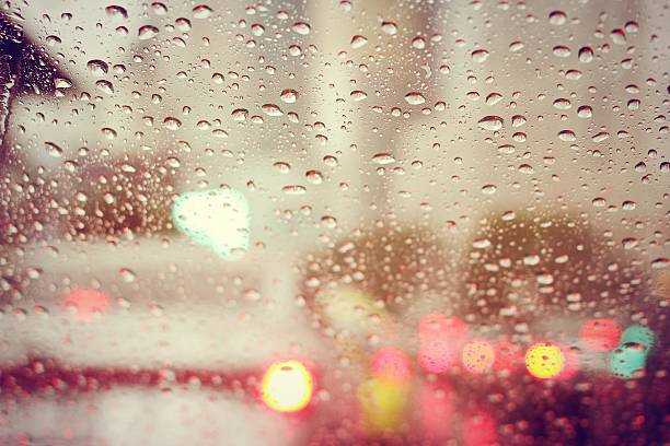 istock very rare rainy day with car 544346634