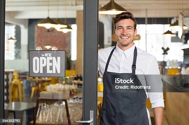 Foto de Novo Pequeno Negócio e mais fotos de stock de Restaurante - Restaurante, Dono, Abrindo