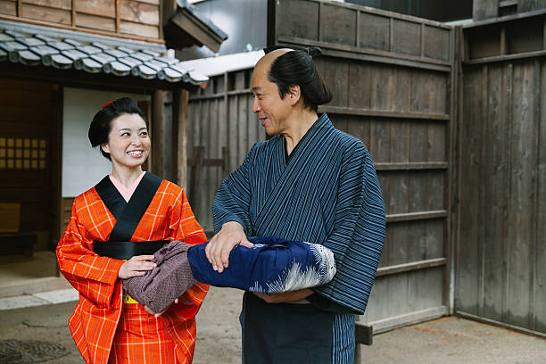 The Japanese couple talking at gareage  in Edo perioud.