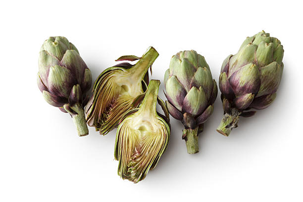 verdure : carciofi solo su sfondo bianco - purple artichoke foto e immagini stock