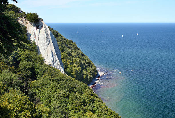 istock Cliff in Jasmund National Park at Ruegen 544464928