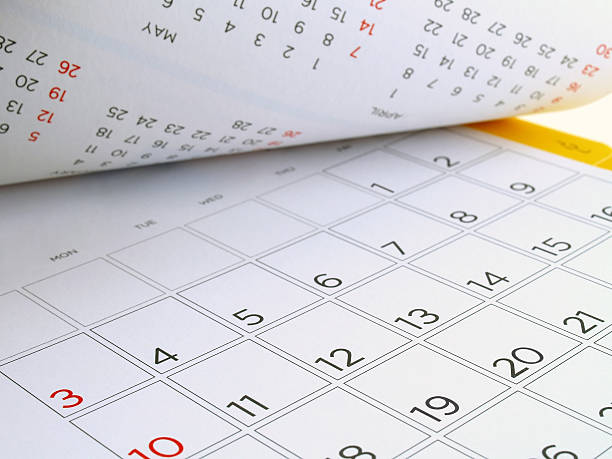 calendario da scrivania con giorni e date a luglio 2016 - national holiday foto e immagini stock