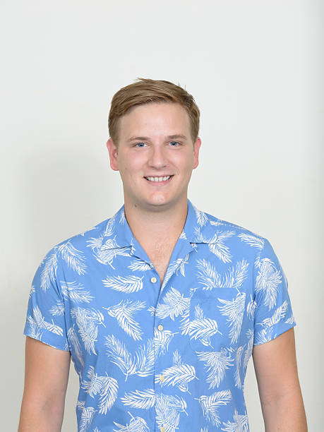 istock Man wearing Hawaiian shirt 544473654