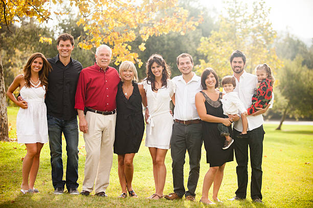 tre generazione ritratto di famiglia - riunione di famiglia foto e immagini stock