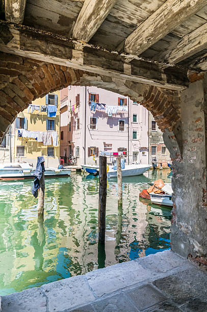 chioggia vislumbre dos fliperamas. - port of venice - fotografias e filmes do acervo