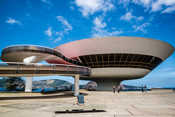 ニテロイ現代美術館、ブラジル - niemeyer museum of contemporary arts ストックフォトと画像