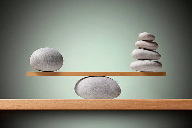 piedras de equilibrio - worklife balance fotografías e imágenes de stock