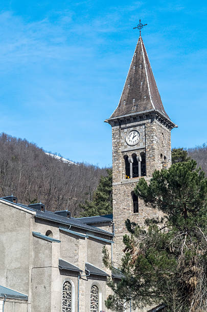 uhrenturm in den bergen - concepts and ideas travel locations architecture and buildings time stock-fotos und bilder