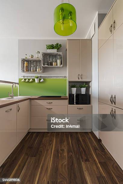 Foto de Cozinha Elegante E Brilhante e mais fotos de stock de Apartamento - Apartamento, Cozinha, Interior