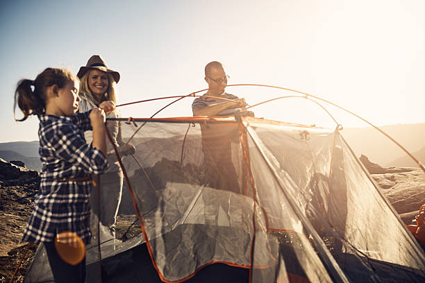 이 완벽하게 음높이 우리의 텐트 - australia camping hiking family 뉴스 사진 이미지
