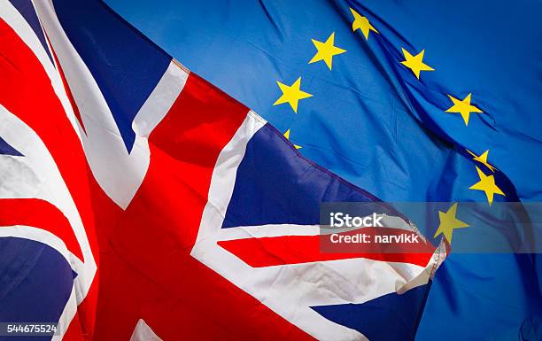 Foto de Brexit Com Bandeira Do Reino Unido E Da Ue e mais fotos de stock de Brexit - Brexit, Reino Unido, Bandeira da Comunidade Européia