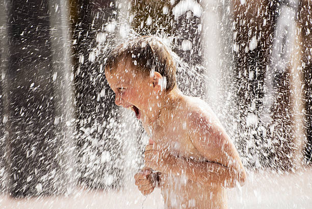 噴水  - shower falling water water heat ストックフォトと画像