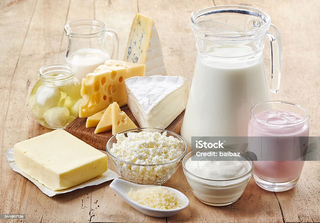 Varios productos lácteos frescos - Foto de stock de Producto lácteo libre de derechos