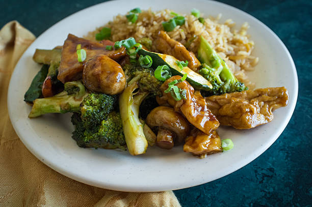 buddhas delight gemüse chinesisch - tofu chinese cuisine vegetarian food broccoli stock-fotos und bilder