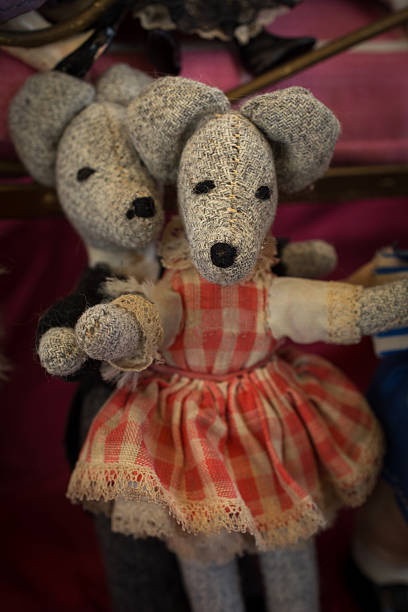 istock Vintage worn mice dance couple thrift sale 544820704