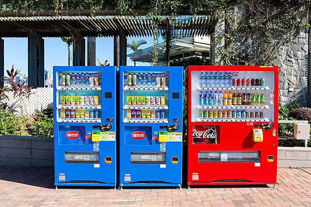 자동판매기 in hong kong - vending machine machine soda selling 뉴스 사진 이미지