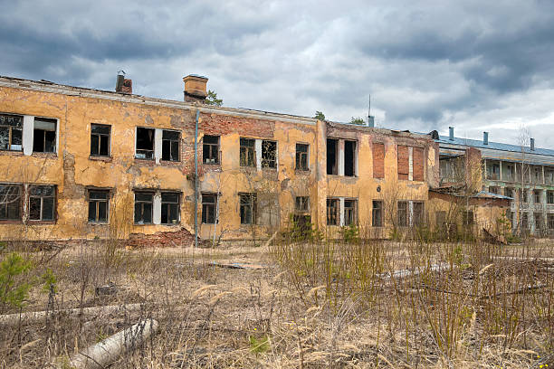 istock Old evicted and destroyed house 545095158
