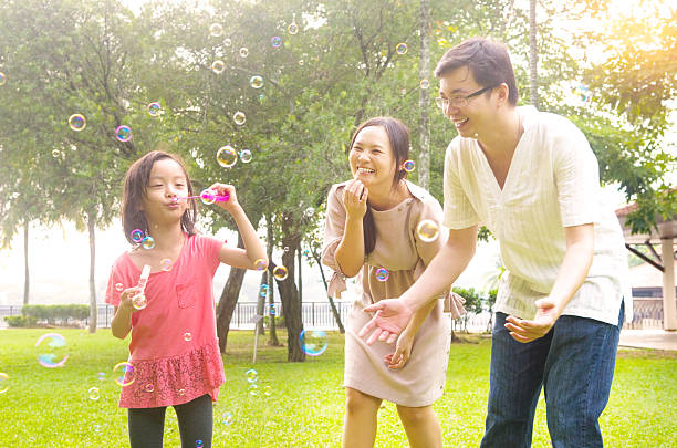 istock happy Asian family 545112832