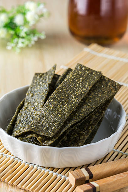 istock Healthy seaweed snack chips 545116658