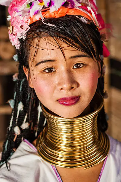 Portrait of a long-neck woman Padaung (Karen) tribe, Mae Hong Son Province in Northern Thailand.