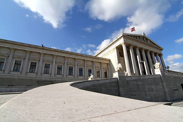 parlamento em viena - austrian parliament imagens e fotografias de stock