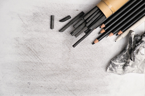 Charcoal pencils, charcoal sticks and other equipment
