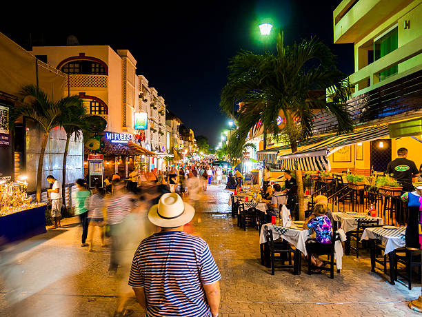 playa del carmen, méxico - editorial manhattan horizontal outdoors fotografías e imágenes de stock