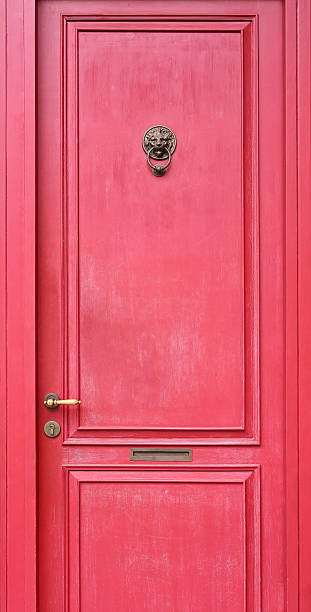 istock Detail antique chinese red door 545270980