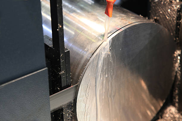 istock Cutting metal mechanical saw 545277428