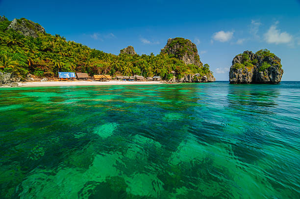 ilha judia lang ka no sul da tailândia - chumphon - fotografias e filmes do acervo