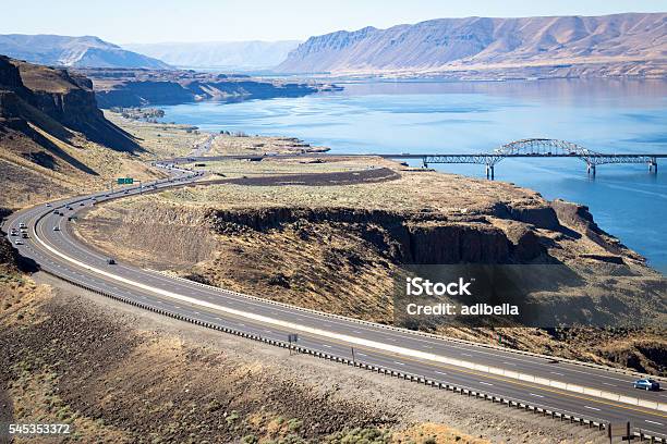 Highway In Eastern Washington Stock Photo - Download Image Now - Washington State, East, Blue