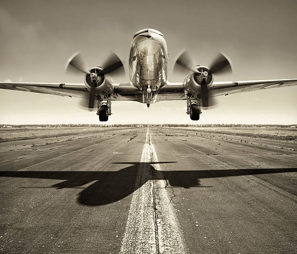 take off picture of an old airplane while take off propeller photos stock pictures, royalty-free photos & images
