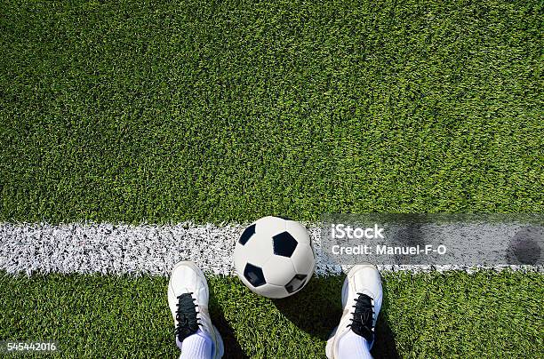 Stiefel Und Ballfußball Stockfoto und mehr Bilder von Fußball - Fußball, Fußball-Spielball, Sportplatz