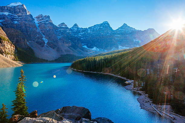 moraine see, see louise, banff nationalpark, alberta, kanada - landscape national park lake louise moraine lake stock-fotos und bilder