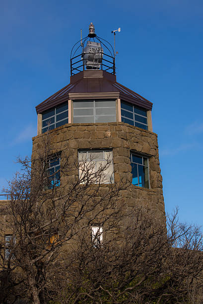 wieża świetlna na górze - błękitne niebo - mt diablo state park zdjęcia i obrazy z banku zdjęć