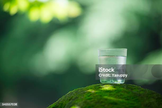 Bendición De La Naturaleza Y Caja Fuerte De Agua Foto de stock y más banco de imágenes de Agua - Agua, Vaso, Agua potable