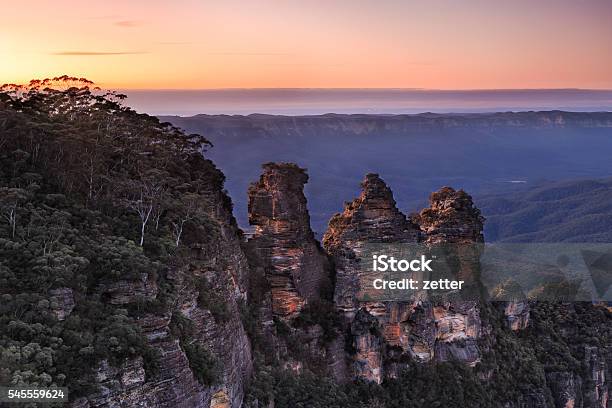 Bm 3 Sisters Close Pink Sunrise Stock Photo - Download Image Now - Australia, Blue Mountains - Australia, Blue Mountains National Park