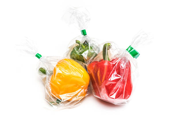 aliments dans un contenant en plastique - food thailand red pepper photos et images de collection