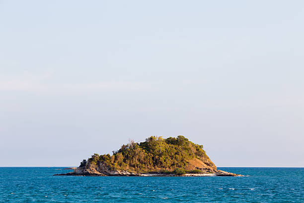 istock Alone Island in big ocean skyline 545583596