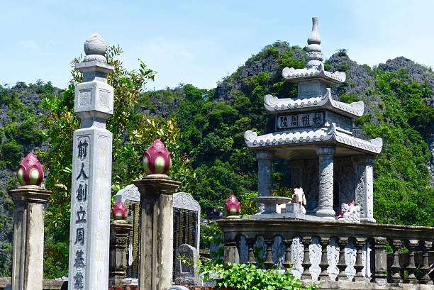 istock Vietnam- baie d'halong terreste, Tam Coc, Ninh Binh, pagode 545641122