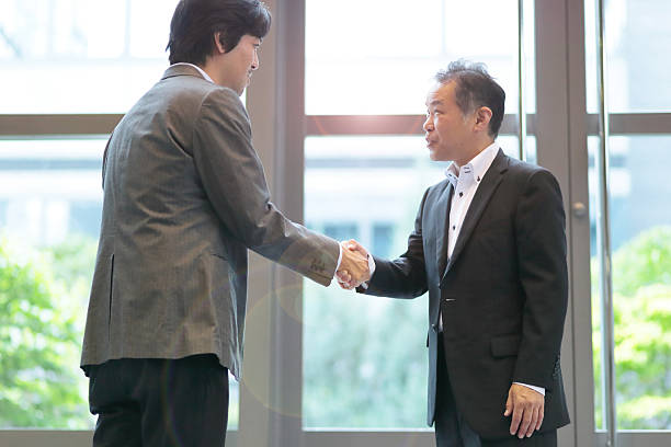 istock Japanese Businessman Negotiations establishment 545648146