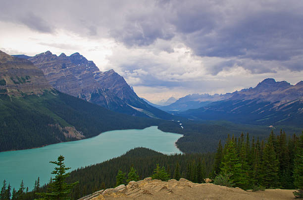 istock star like lake, with snow mountain in Banff national parks 545649768