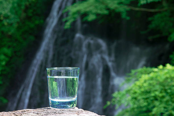 questa è un'immagine di benedizione della natura e dell'acqua sicura. - moisten foto e immagini stock