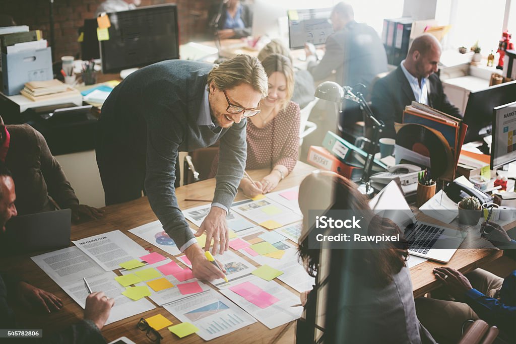 La gente de negocios de la planificación de oficina concepto de estrategia de análisis - Foto de stock de Mercadotecnia libre de derechos