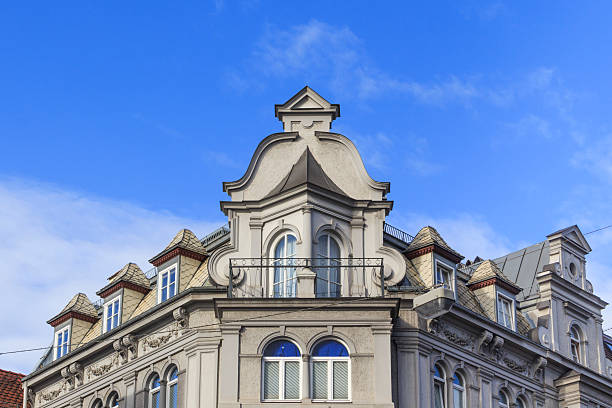 historic house façade from augsburg - baudenkmal imagens e fotografias de stock