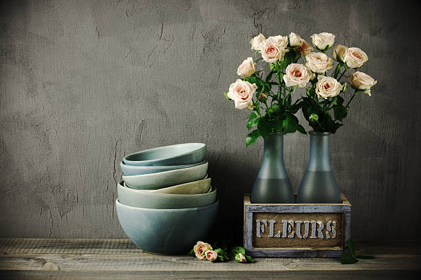 istock Crocery and roses bouquet 545989004