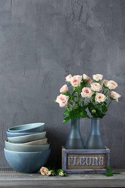 istock Crocery and roses bouquet 545989242