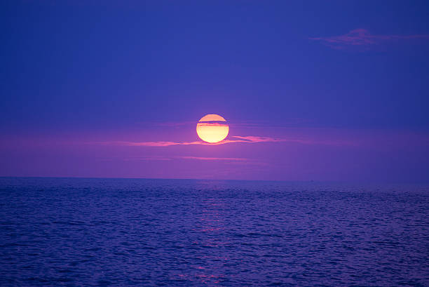 istock Sunset - Kona, Hawaii - Big Island View 546006804