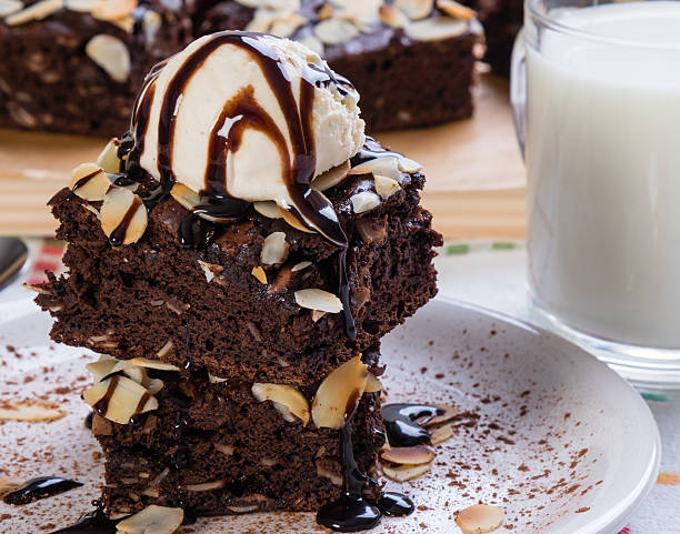 istock brownie with ice cream 546184290