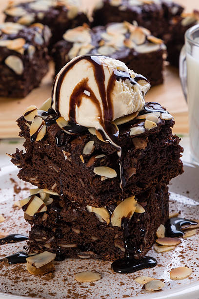 istock brownie with ice cream 546184378